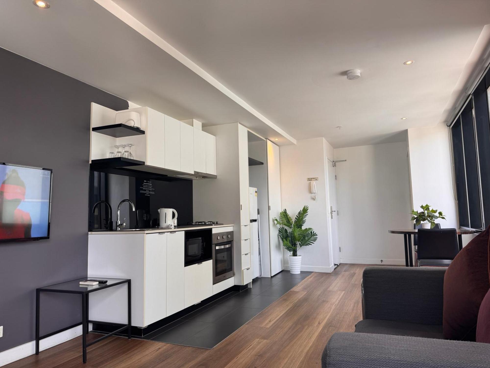 Aparthotel Aura On Flinders Serviced Melbourne