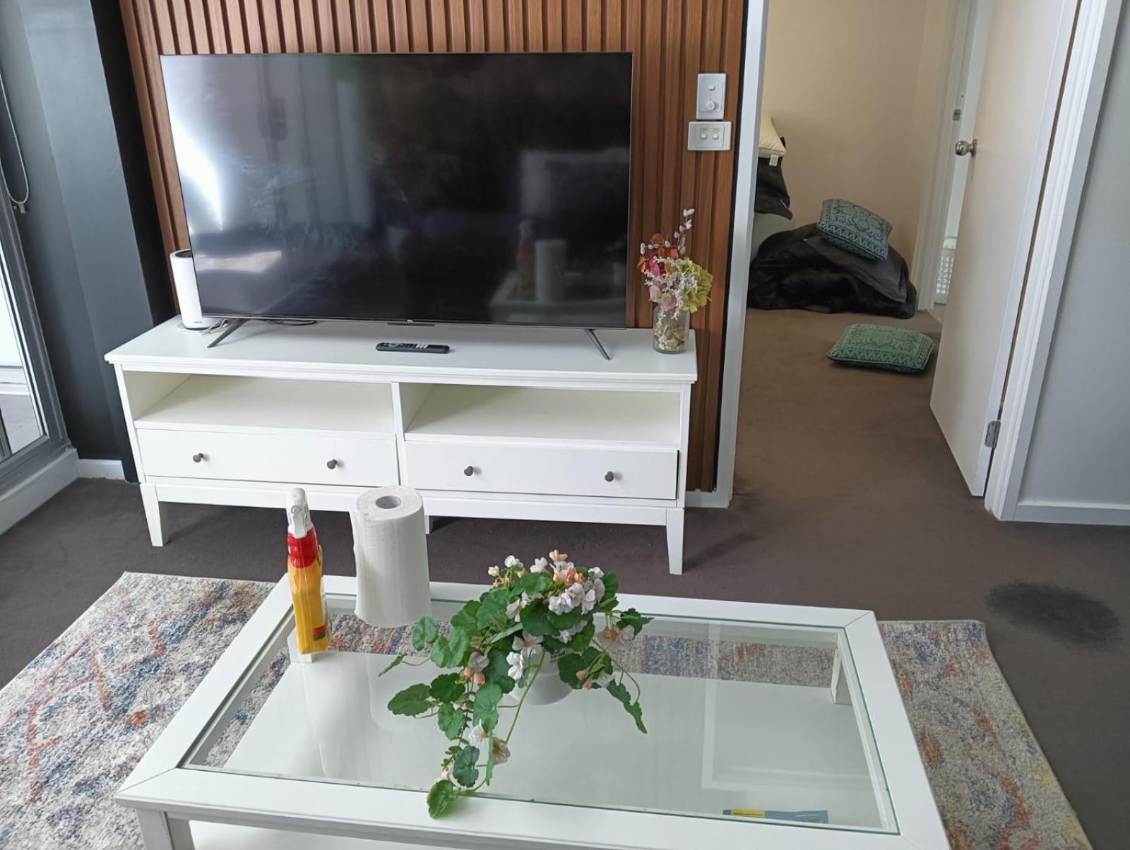 Urban Oasis 3 Brs & Parking Apartment Melbourne