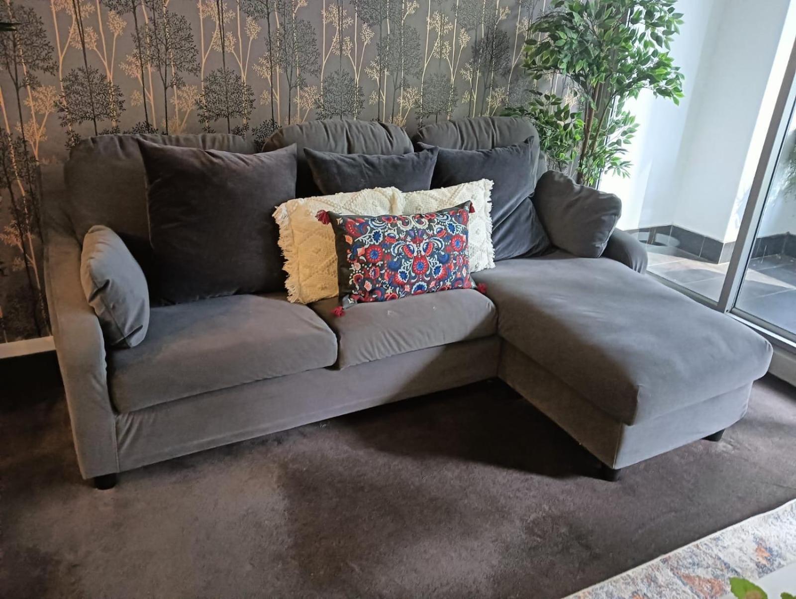 Urban Oasis 3 Brs & Parking Apartment *