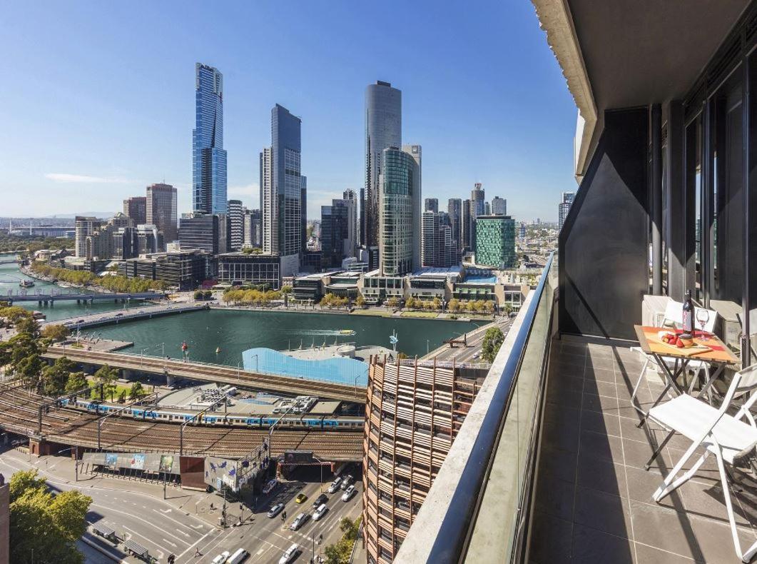 Aura On Flinders Serviced Aparthotel