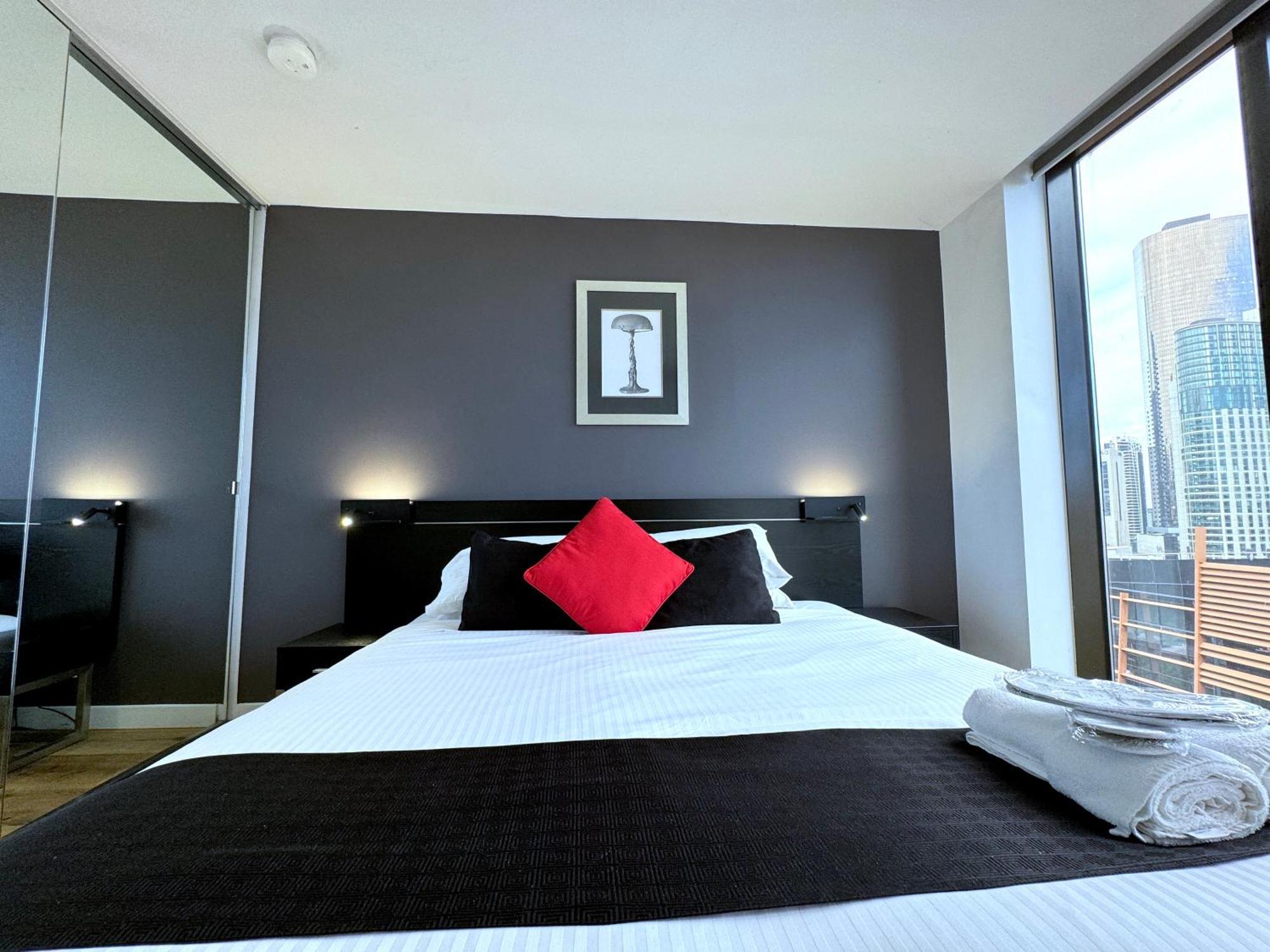 Aura On Flinders Serviced Aparthotel Melbourne