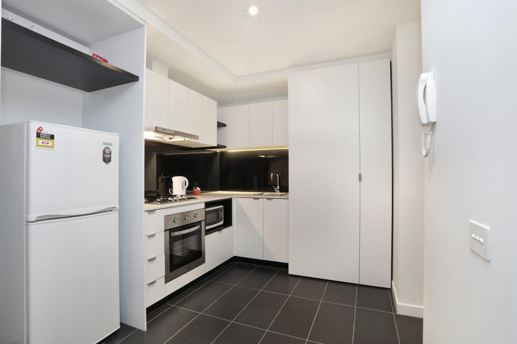 Aura On Flinders Serviced 4*