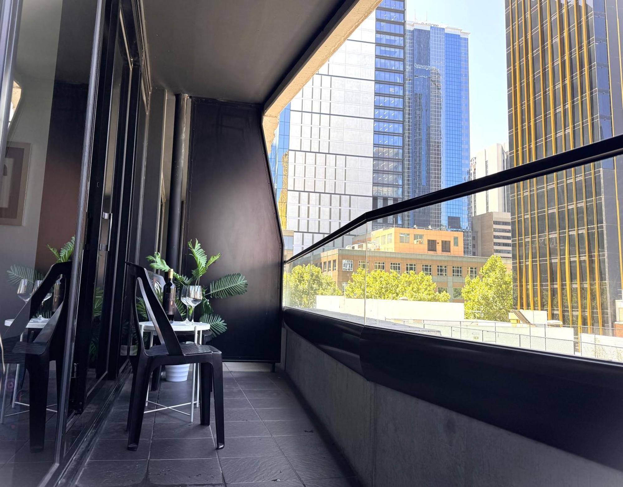 Aparthotel Aura On Flinders Serviced Melbourne