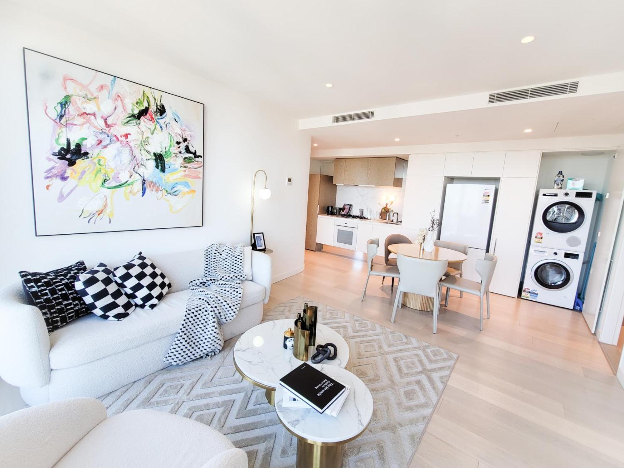 Cbd Skyline Luxury 2 Beds, 2 Baths Free Parking