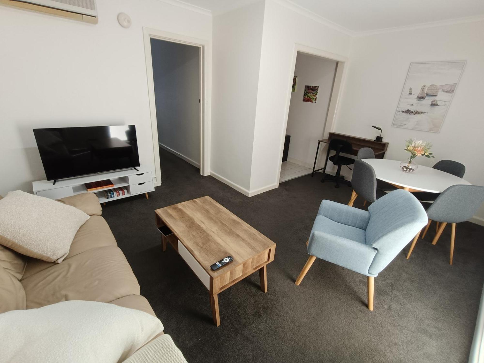 Cute, Cozy And 1 In Essendon With Free Parking