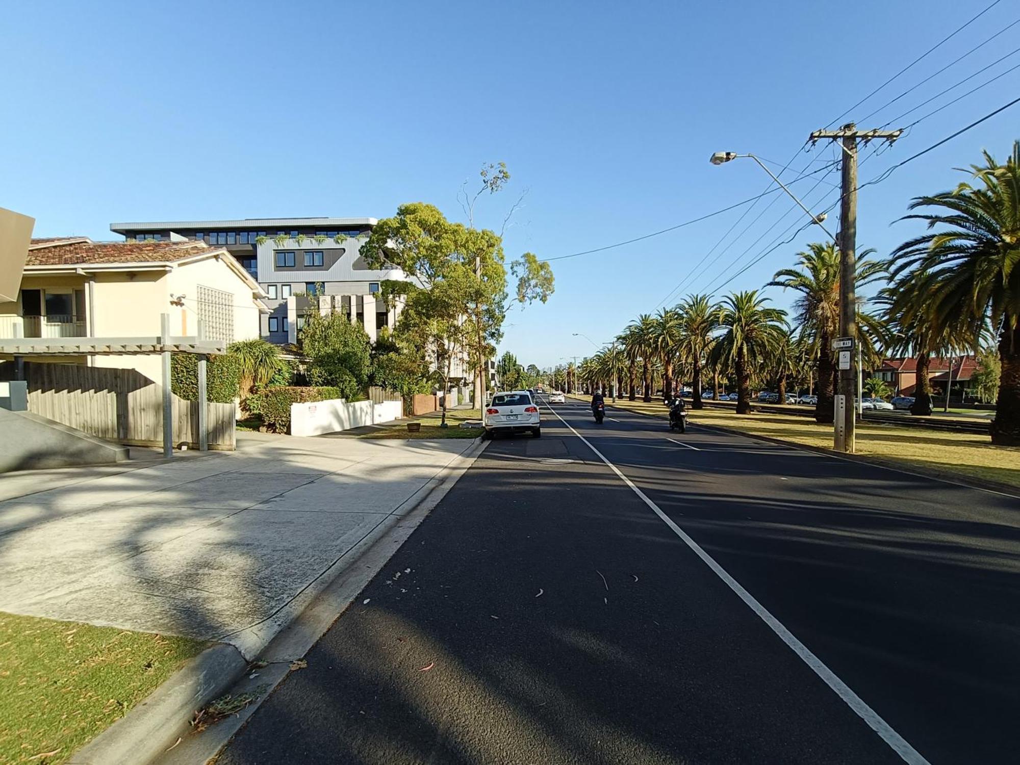 Cute, Cozy And 1 In Essendon With Free Parking