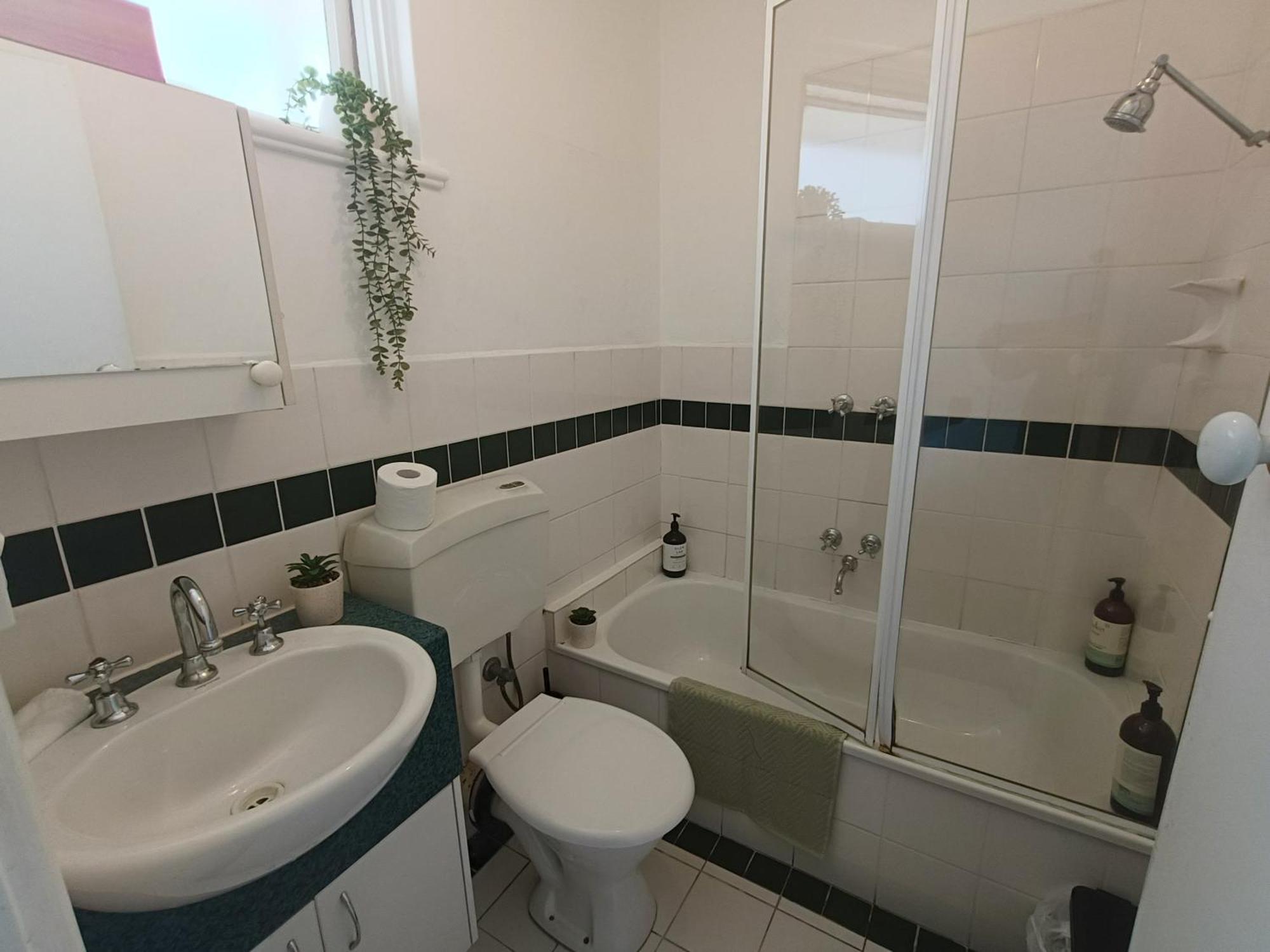 Apartment Cute, Cozy And 1 In Essendon With Free Parking Melbourne