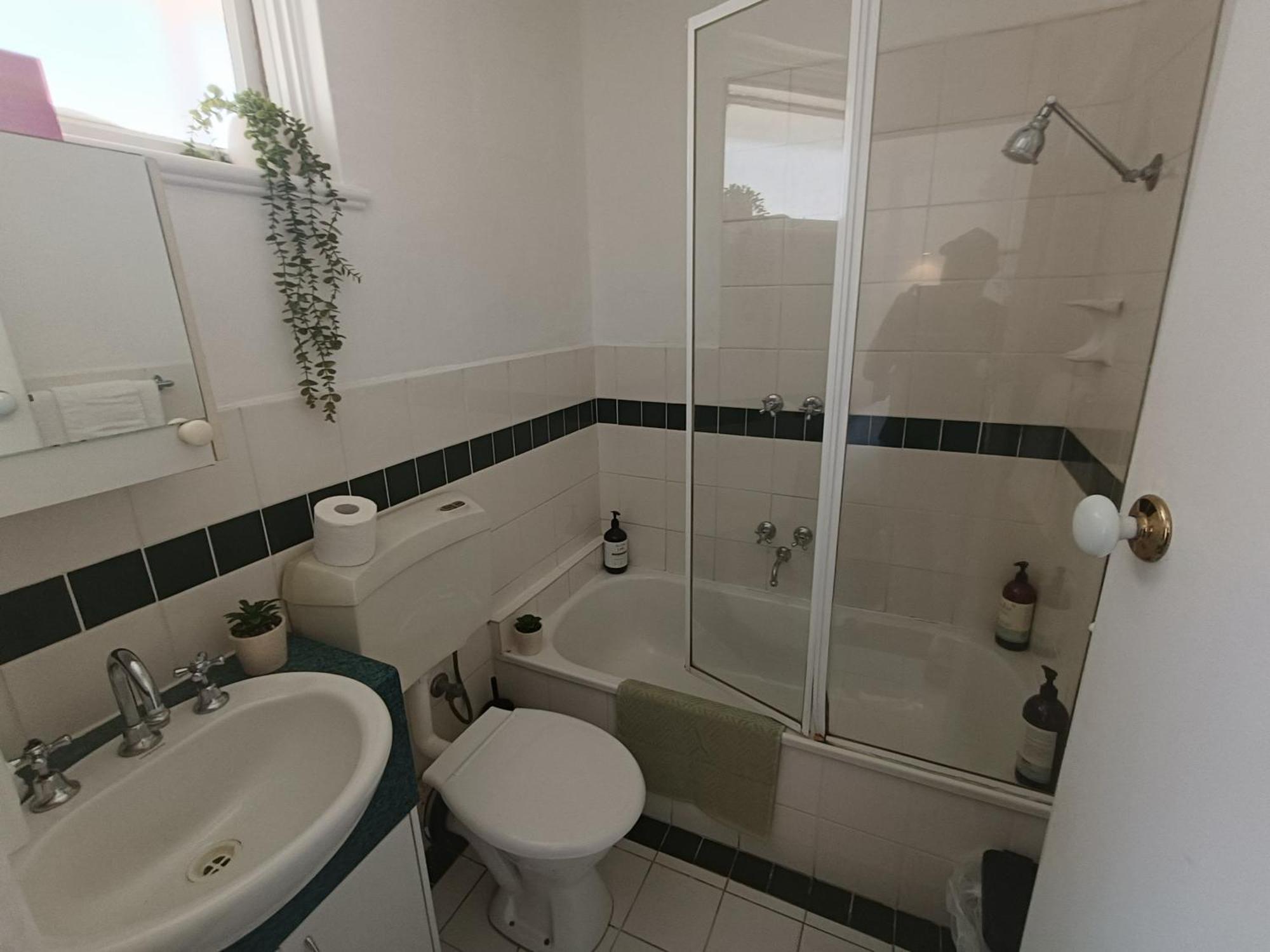 Cute, Cozy And 1 In Essendon With Free Parking Melbourne