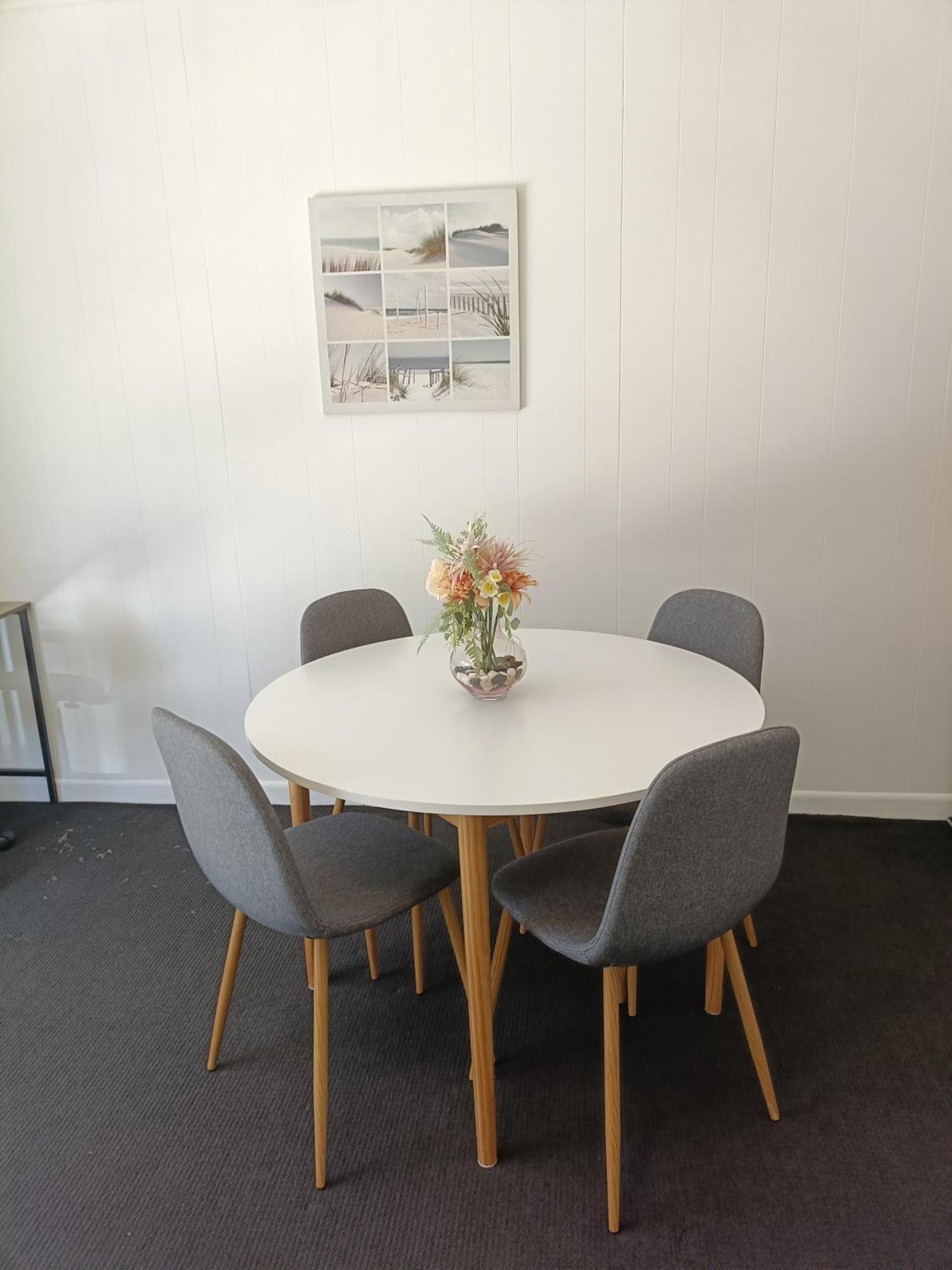 Apartment Cute, Cozy And 1 In Essendon With Free Parking *