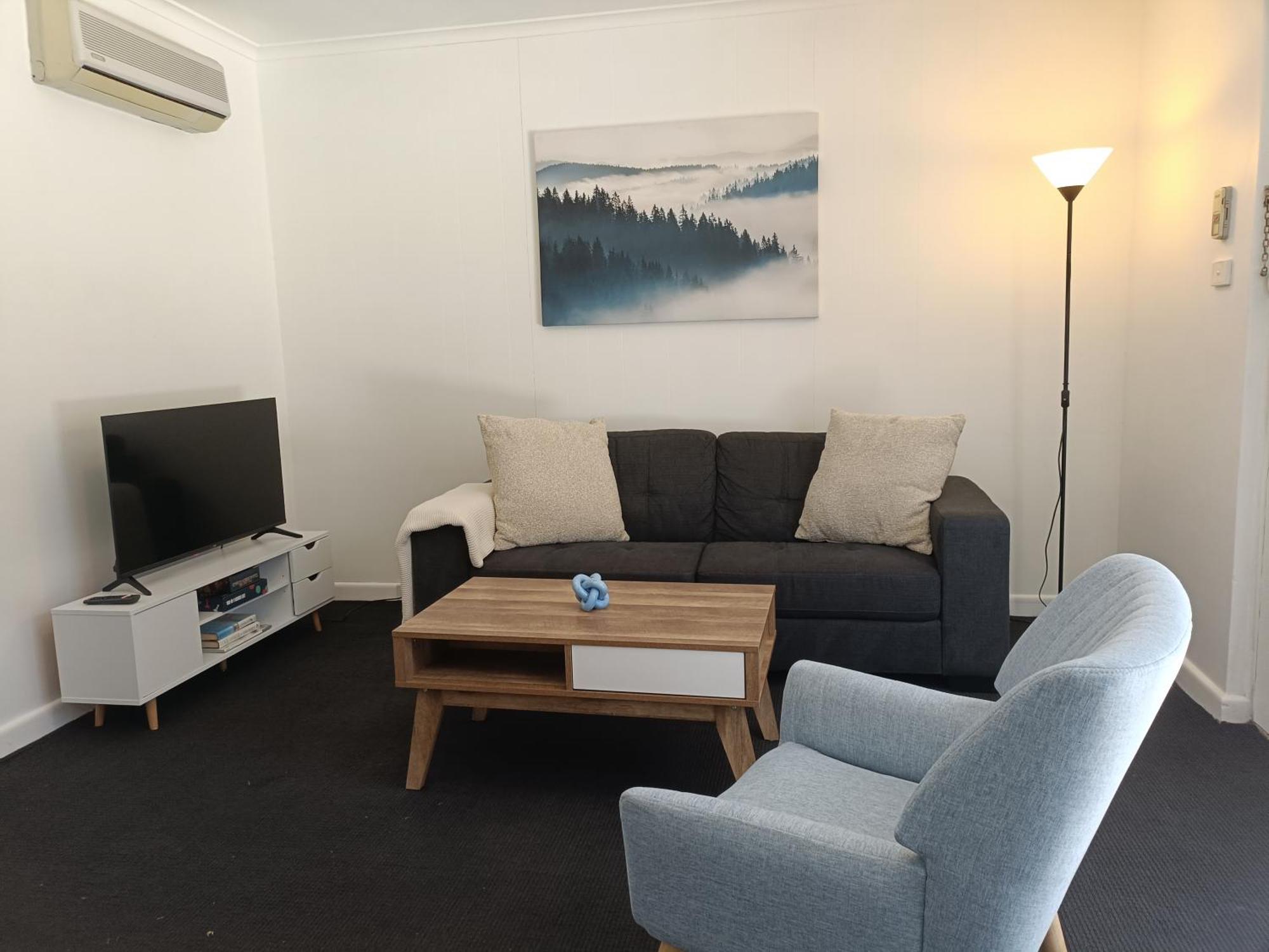 Cute, Cozy And 1 In Essendon With Free Parking *
