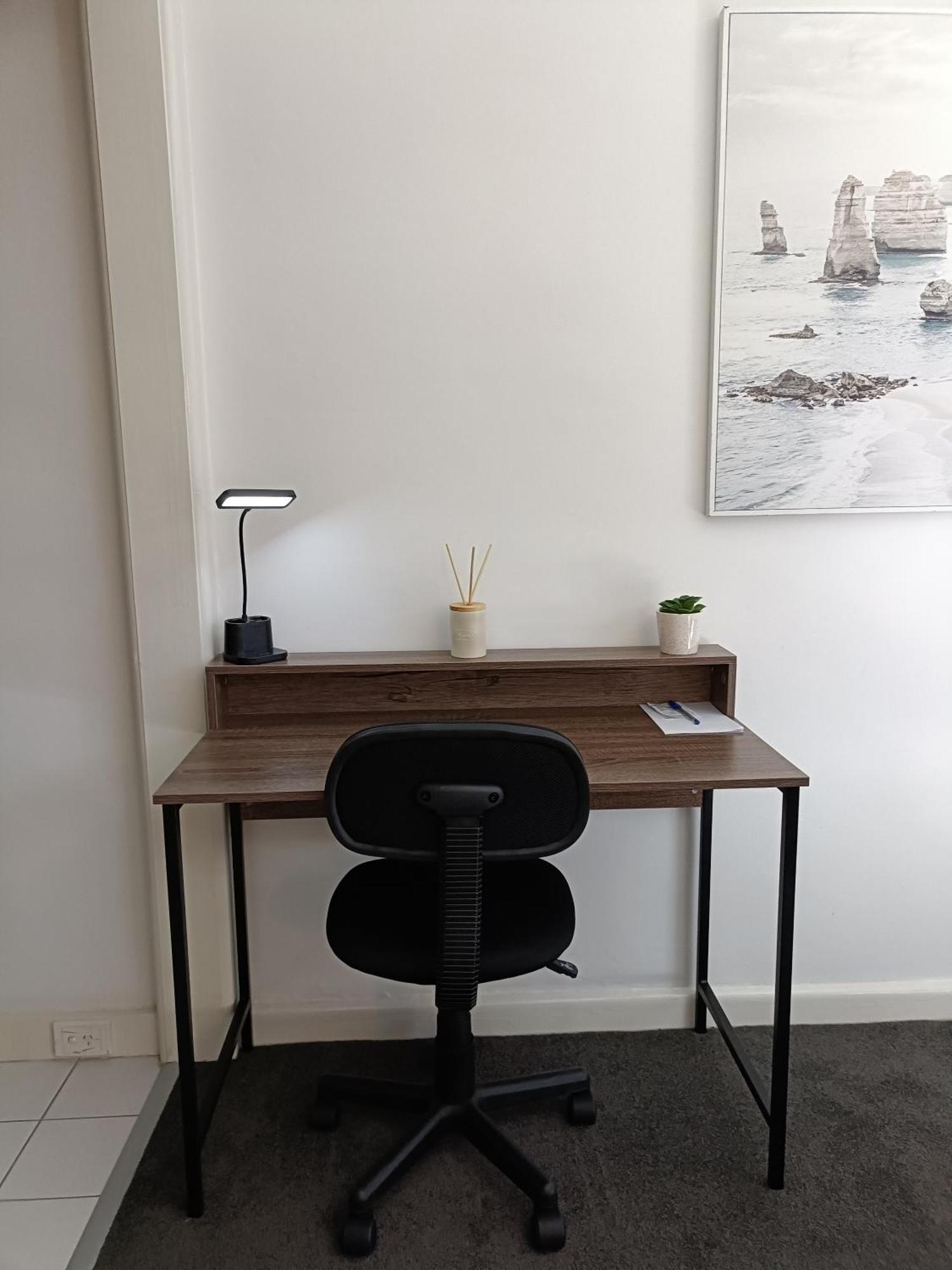 Apartment Cute, Cozy And 1 In Essendon With Free Parking Melbourne