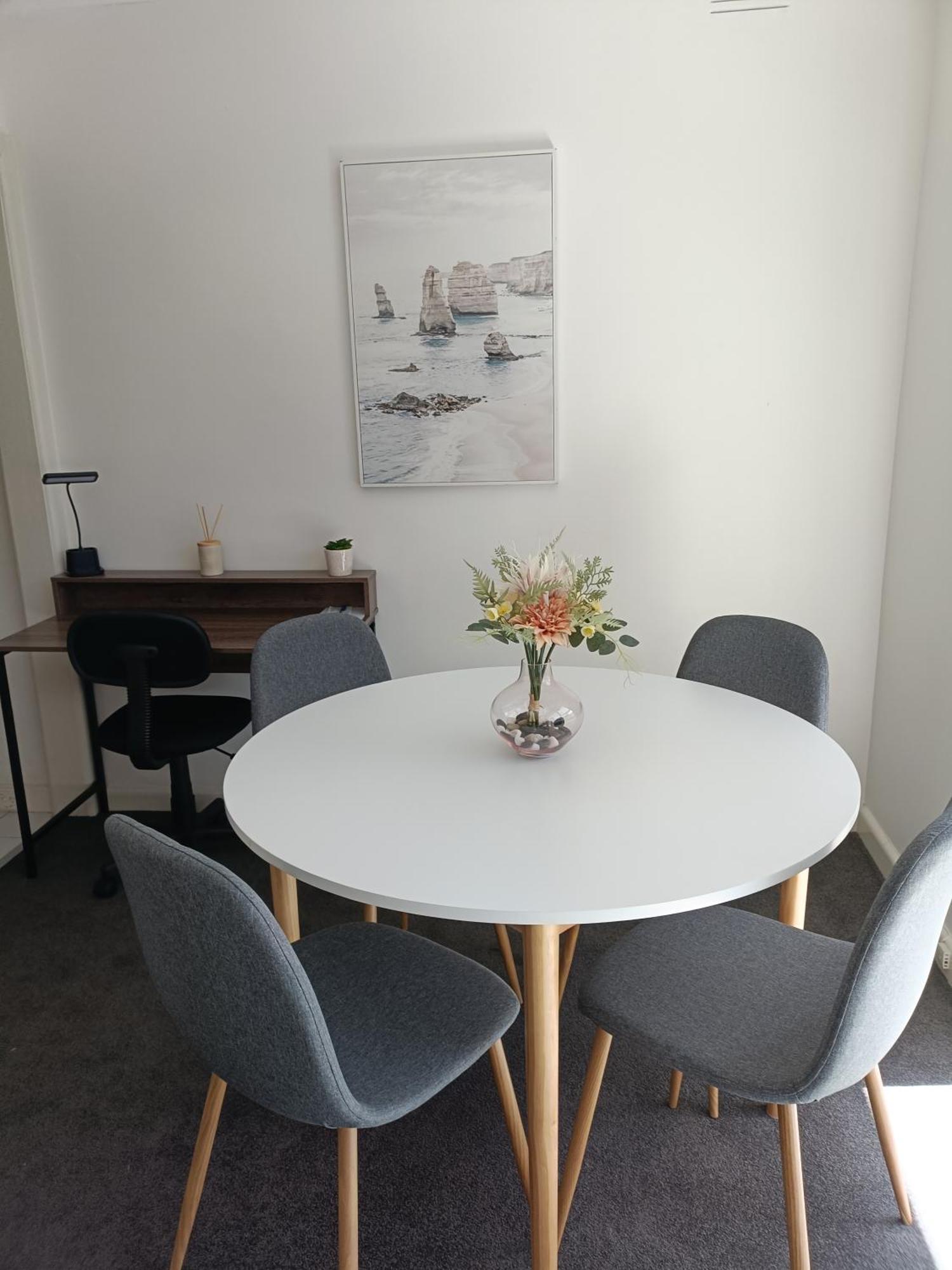 Cute, Cozy And 1 In Essendon With Free Parking Apartment