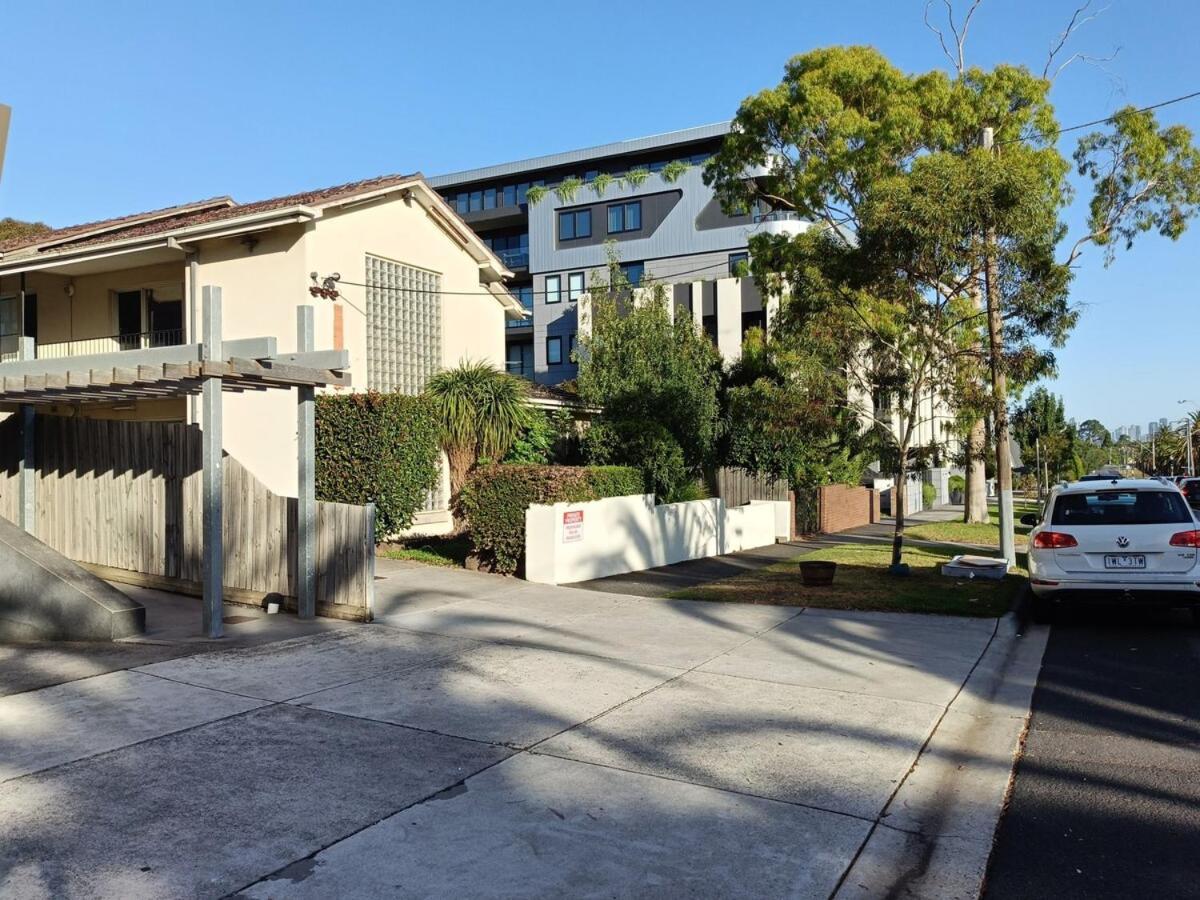 Cute, Cozy And 1 In Essendon With Free Parking Apartment