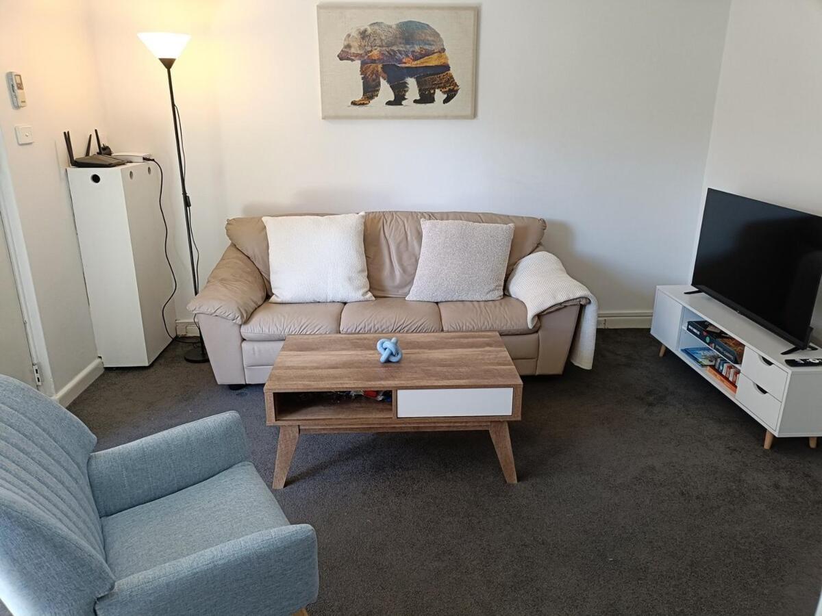 Apartment Cute, Cozy And 1 In Essendon With Free Parking Melbourne