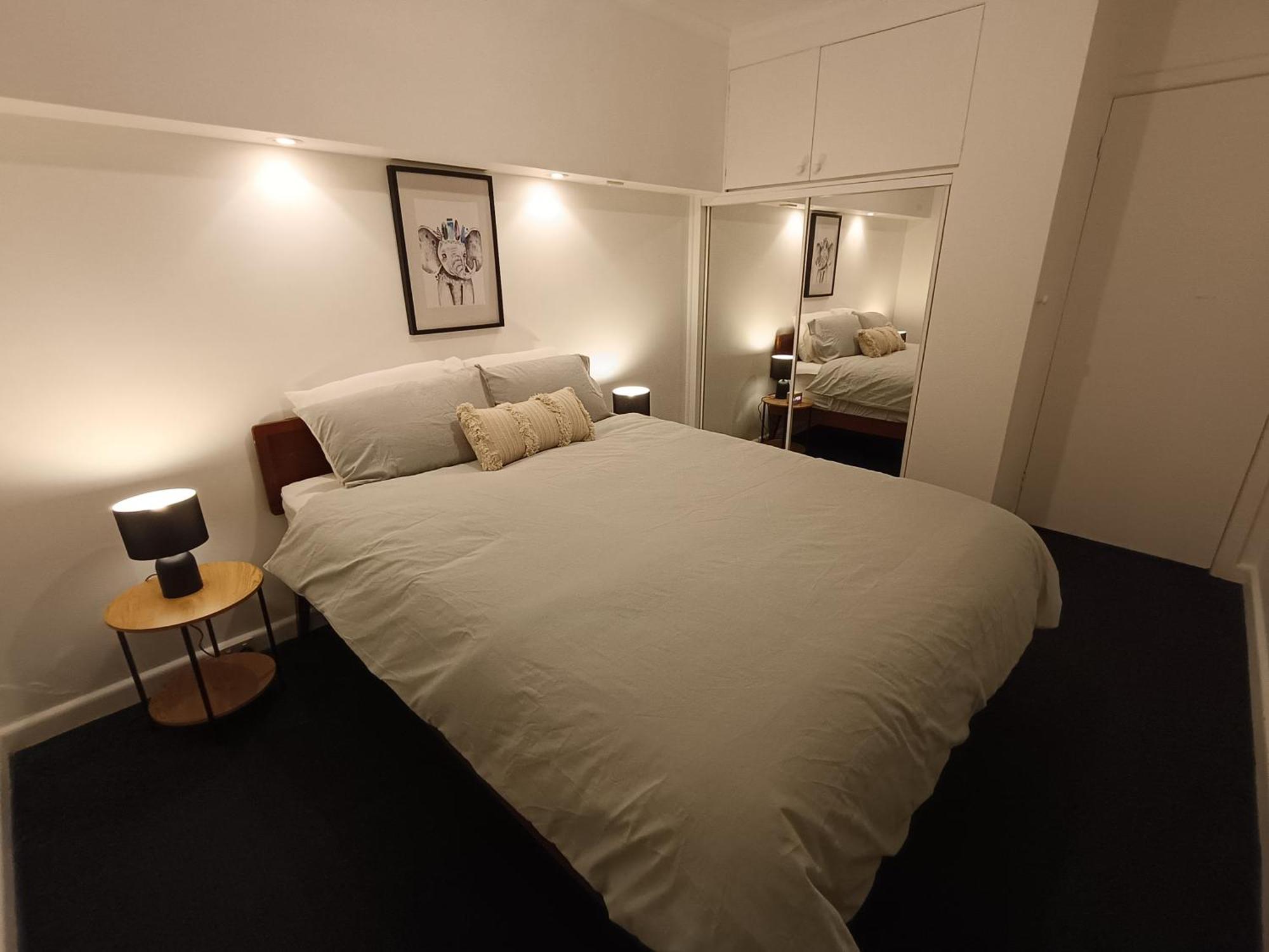 Cute, Cozy And 1 In Essendon With Free Parking *