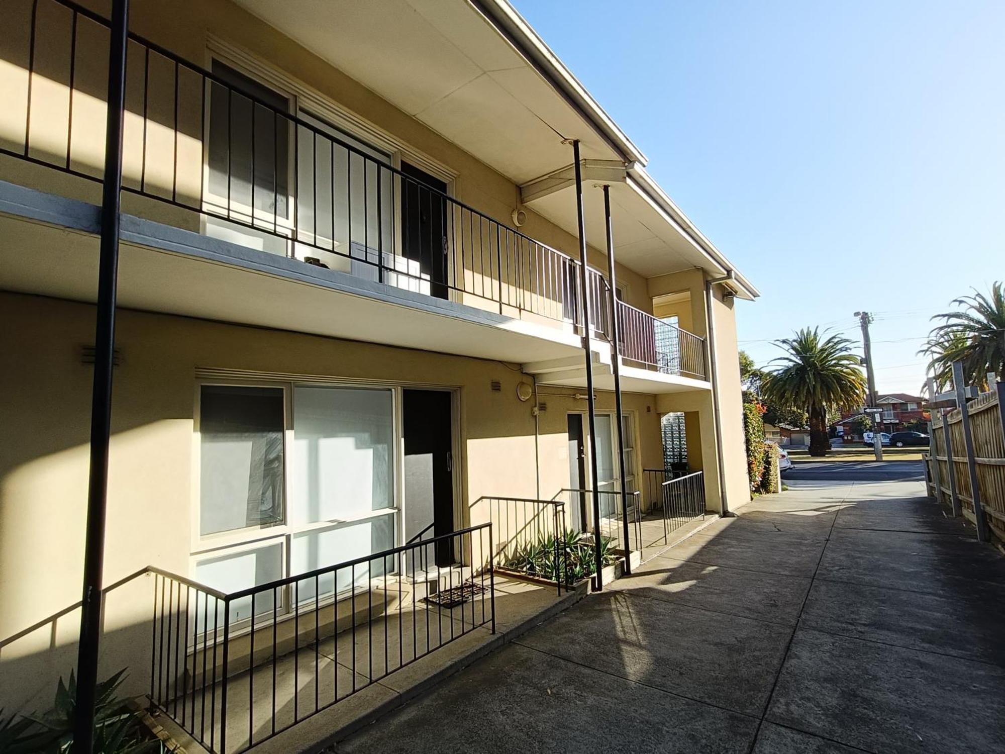 Apartment Cute, Cozy And 1 In Essendon With Free Parking Melbourne