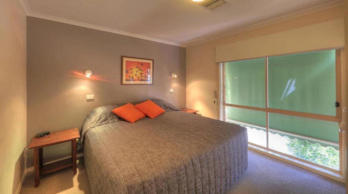 Airport Tourist Village Holiday park Melbourne