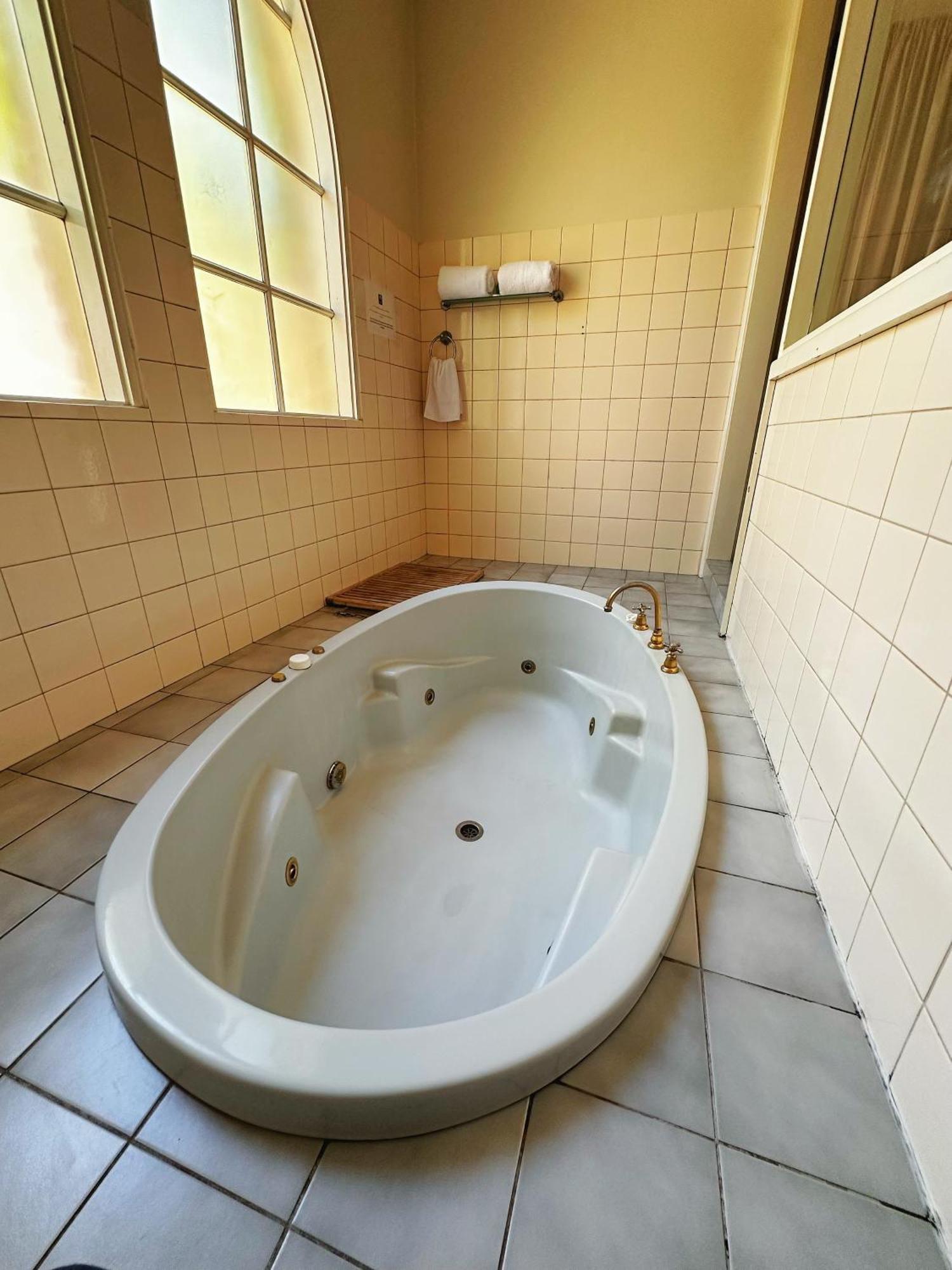 Greensborough 3* Melbourne