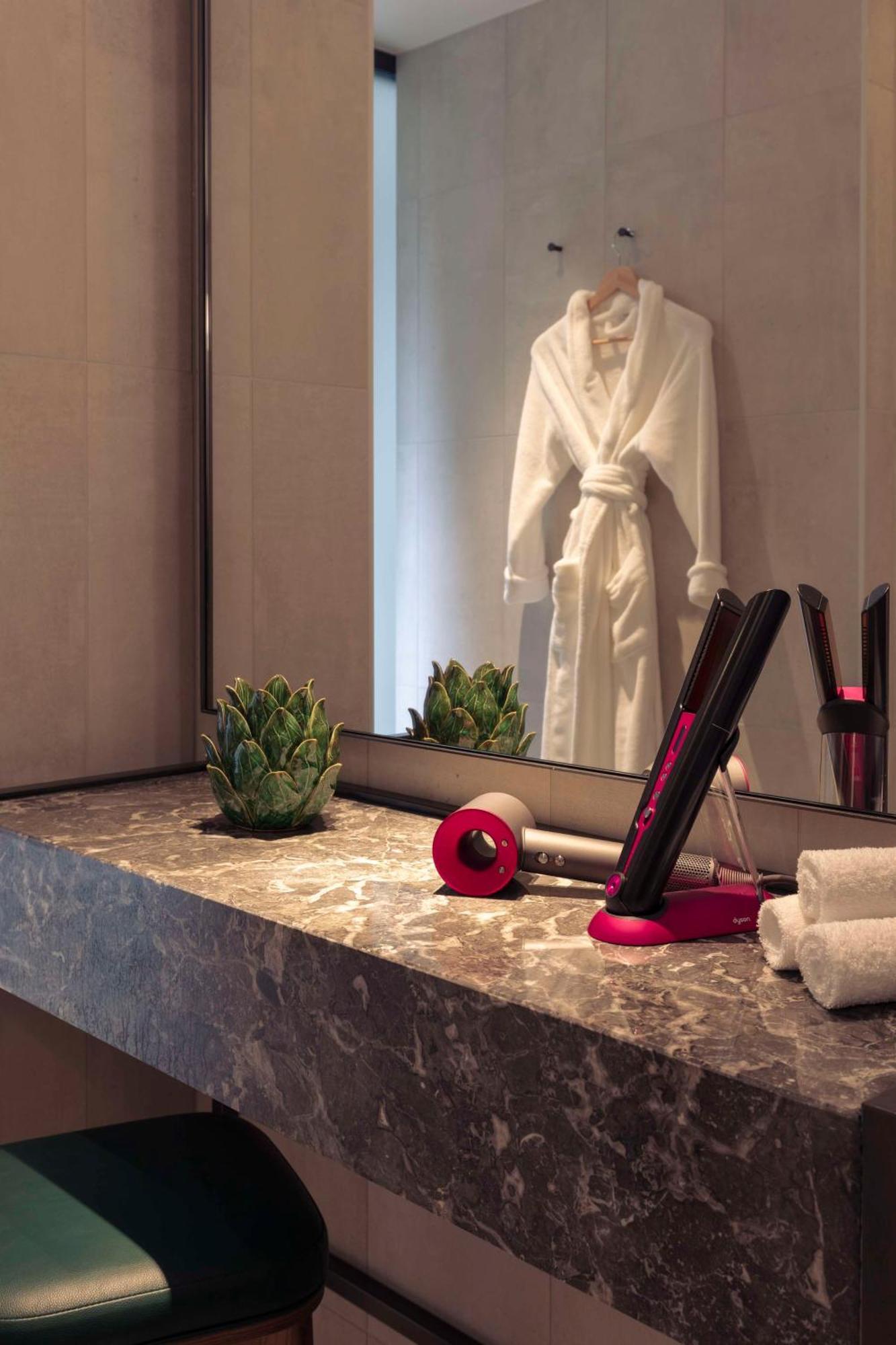Next Melbourne, Curio Collection By Hilton 5* Melbourne