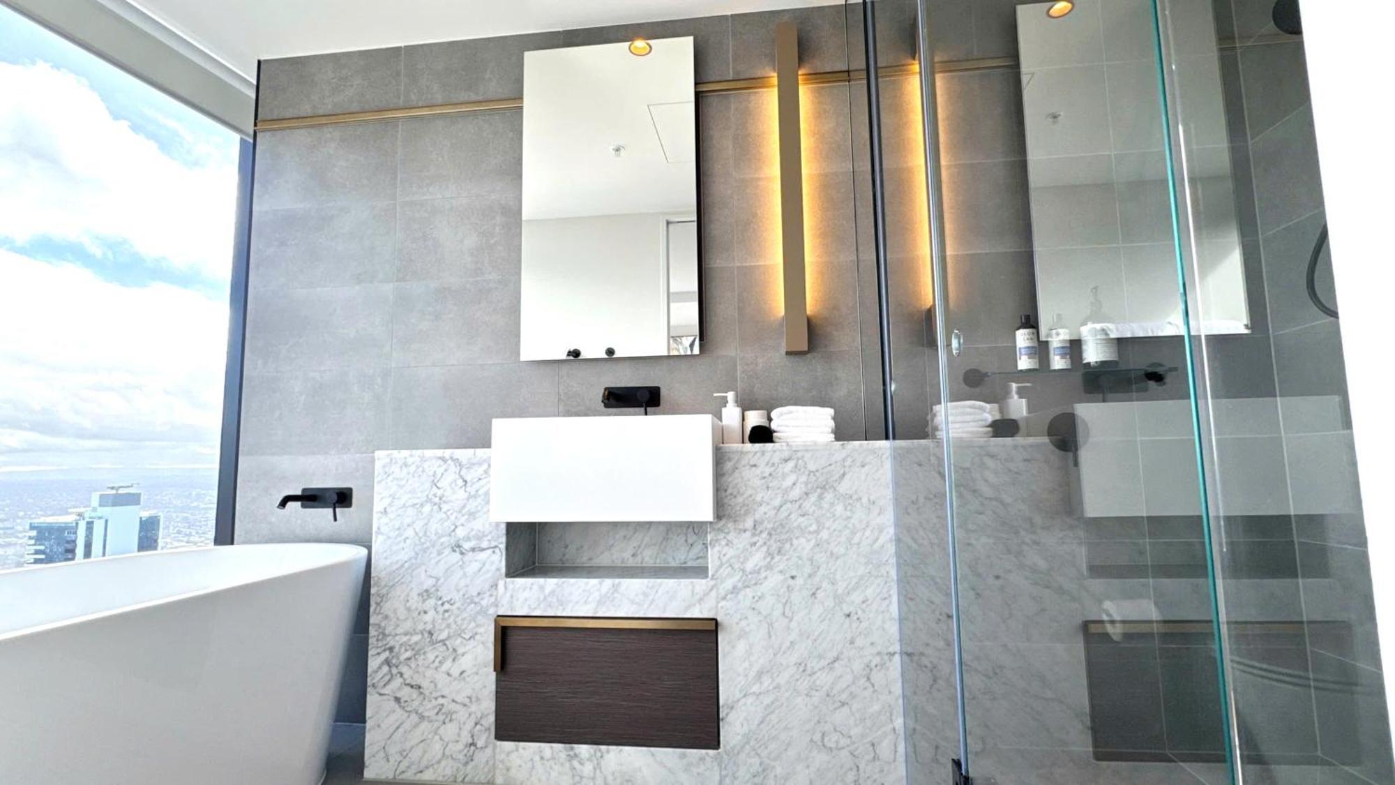 Cbd Skyline Luxury 2 Beds, 2 Baths Free Parking *