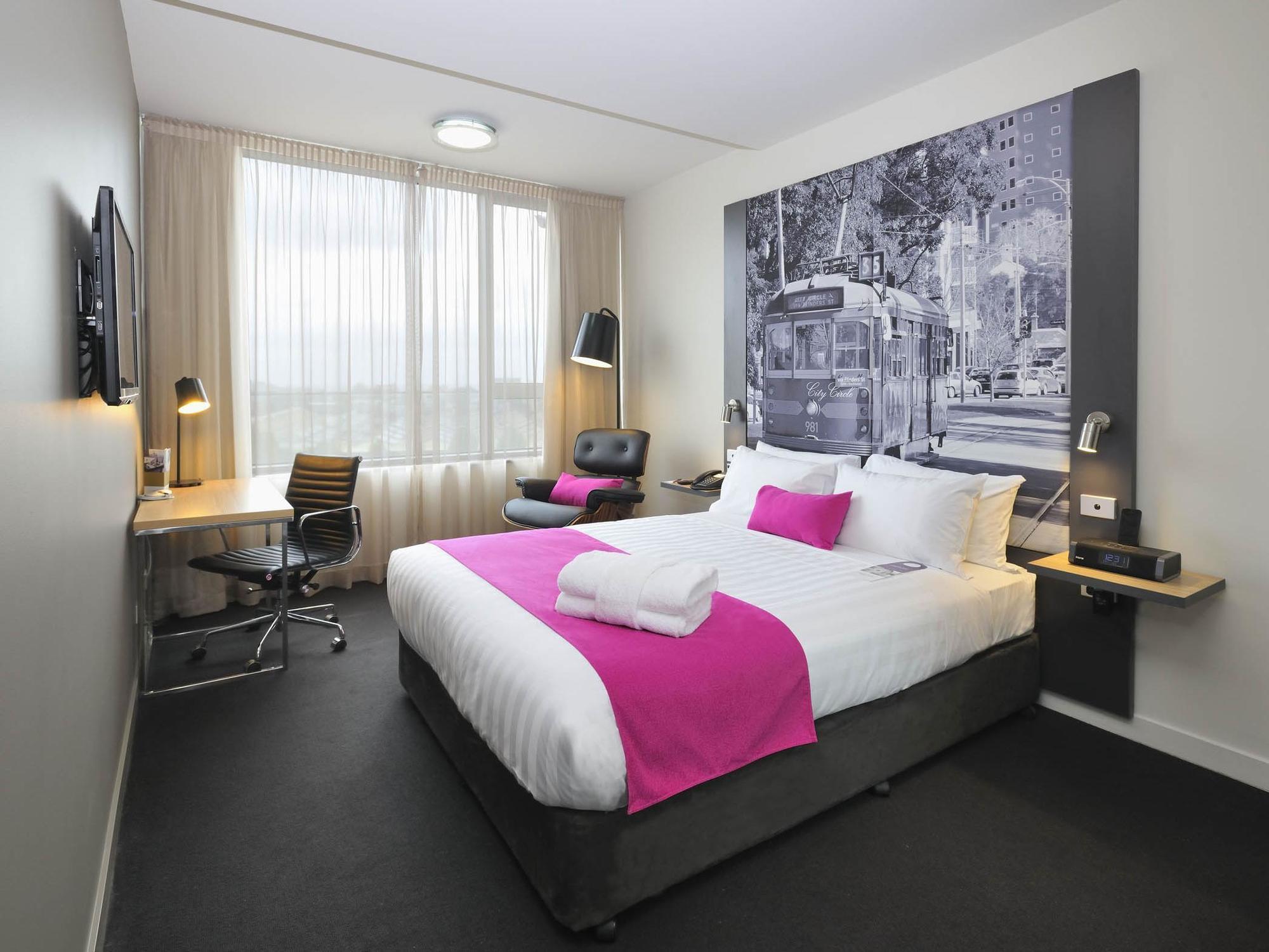 Mercure Therry Street Hotel 4*