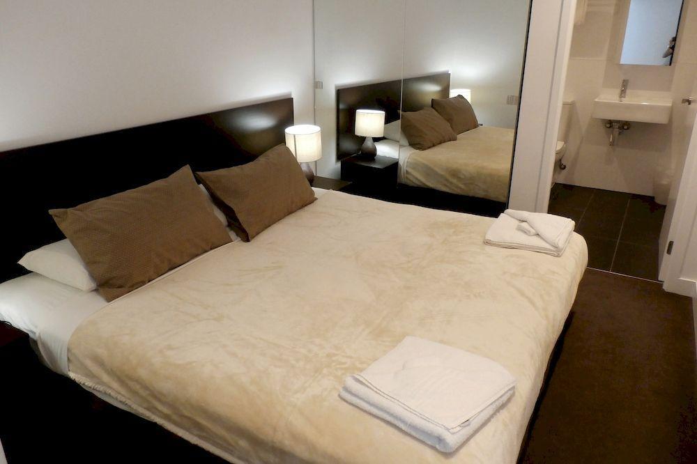 Aura On Flinders Serviced Aparthotel 4*