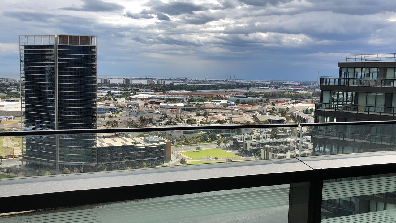 Winston Docklands Aparthotel 4*