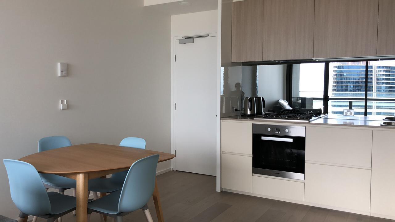 Winston Docklands Aparthotel