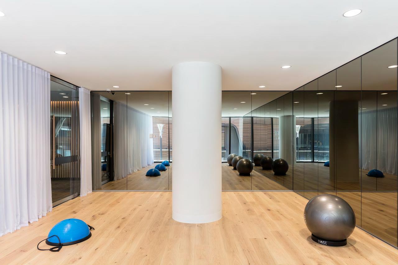 Winston Docklands 4*