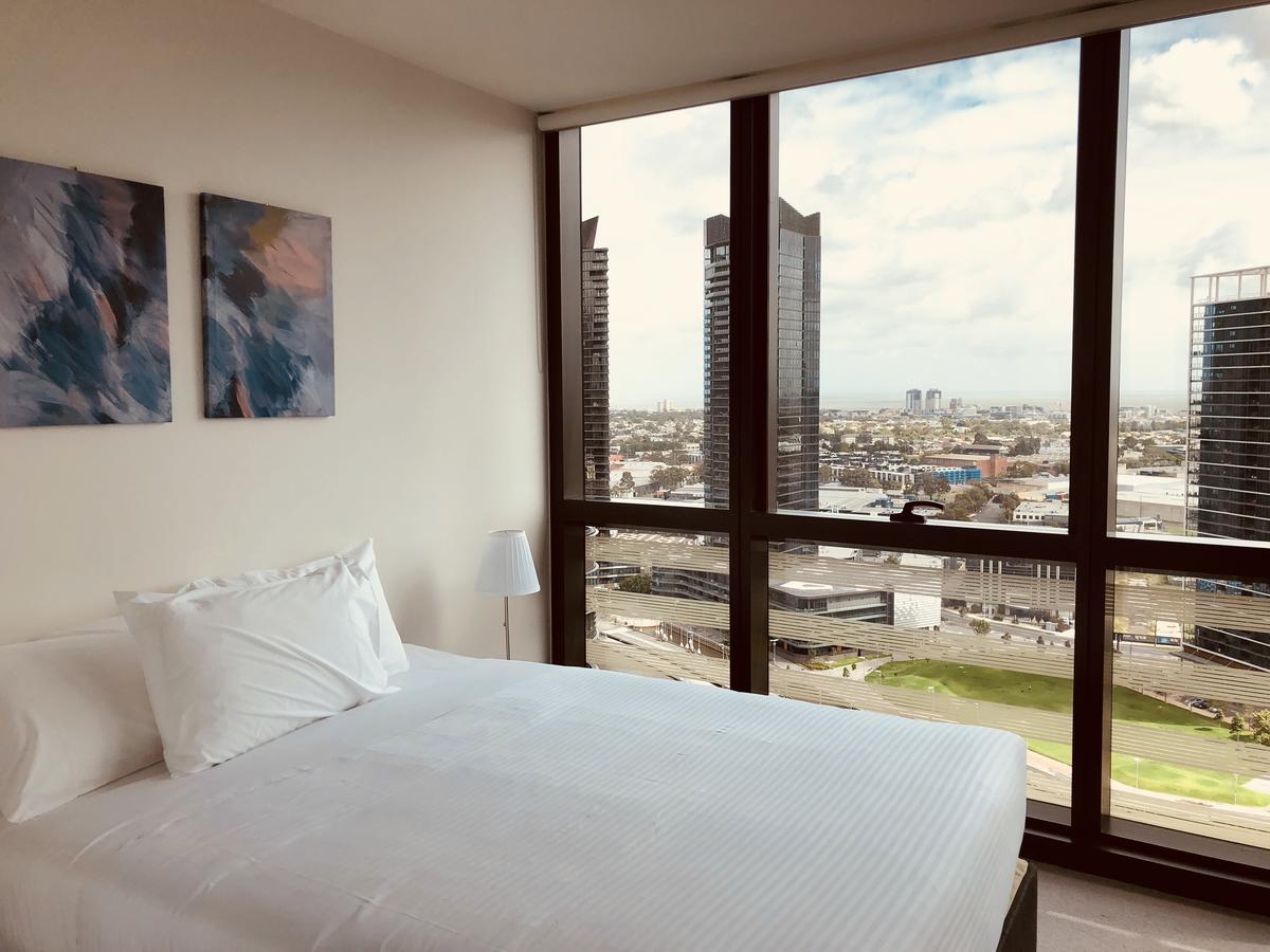 Winston Docklands Aparthotel 4*