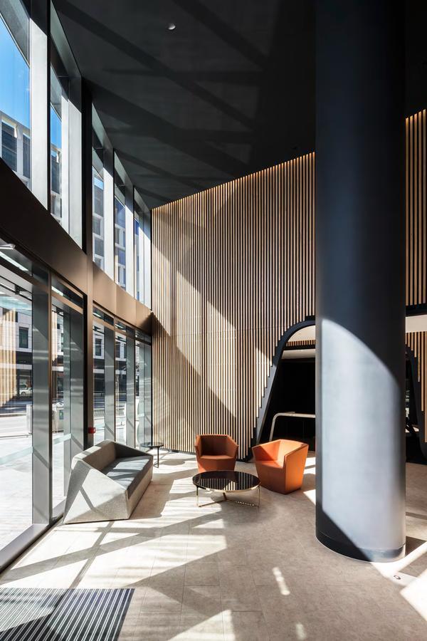 Winston Docklands Aparthotel 4*