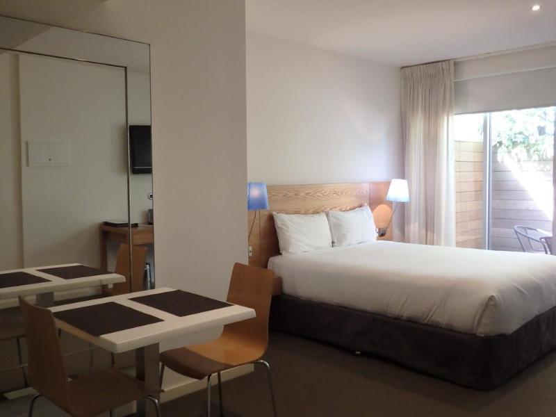 Aparthotel Quest Brighton On The Bay 4*