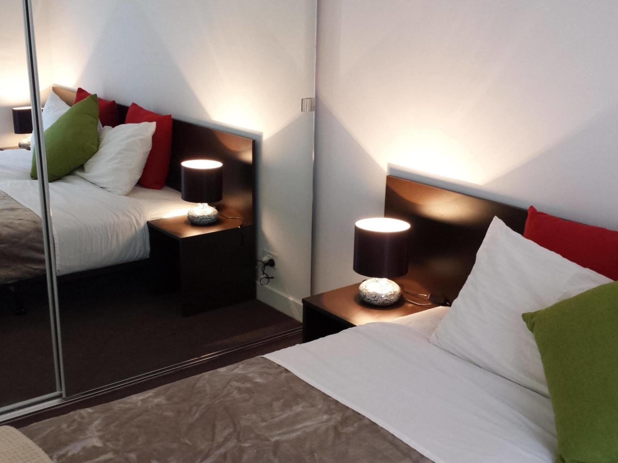 Aparthotel Aura On Flinders Serviced