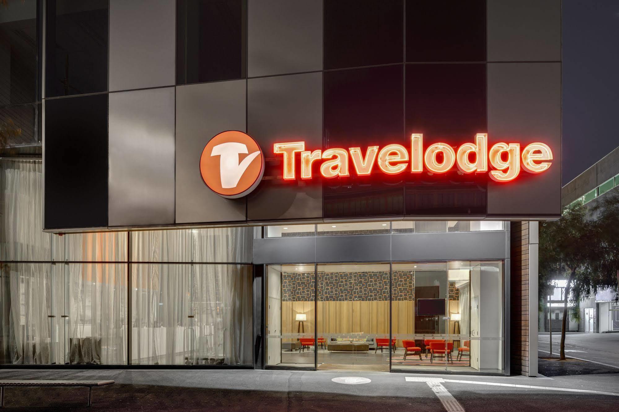 Travelodge Docklands 4*