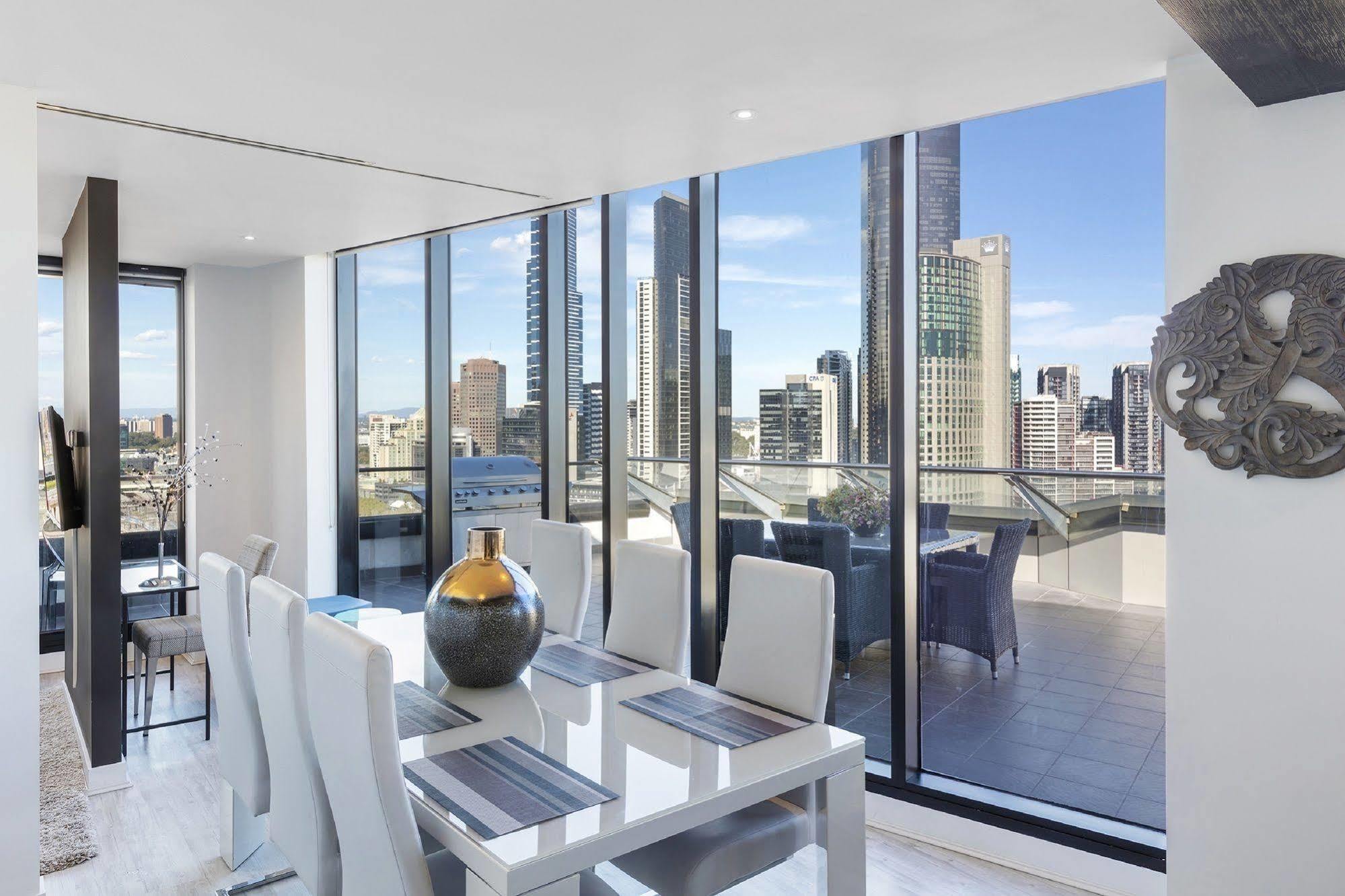 Aura On Flinders Serviced