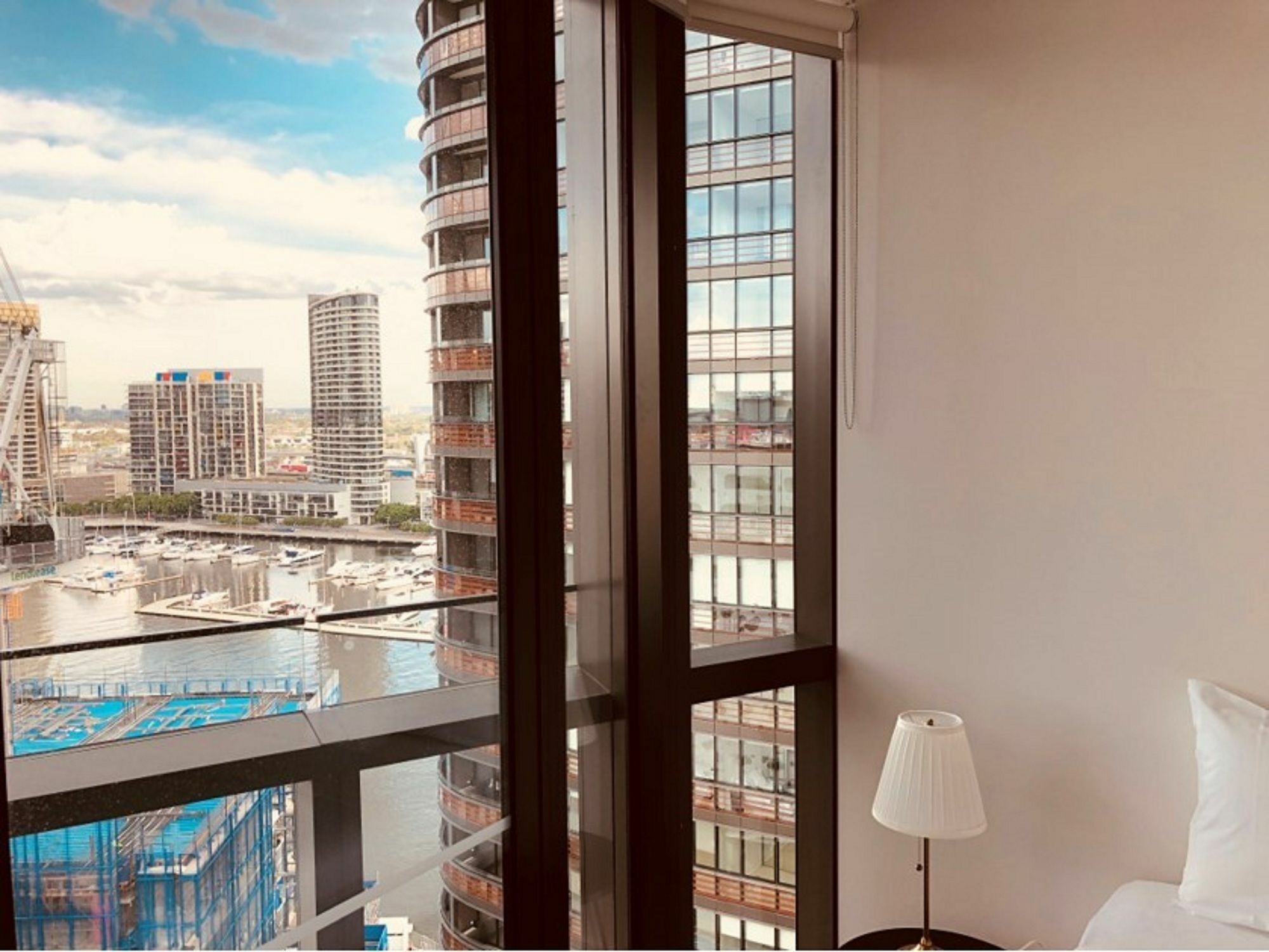 Winston Docklands Aparthotel