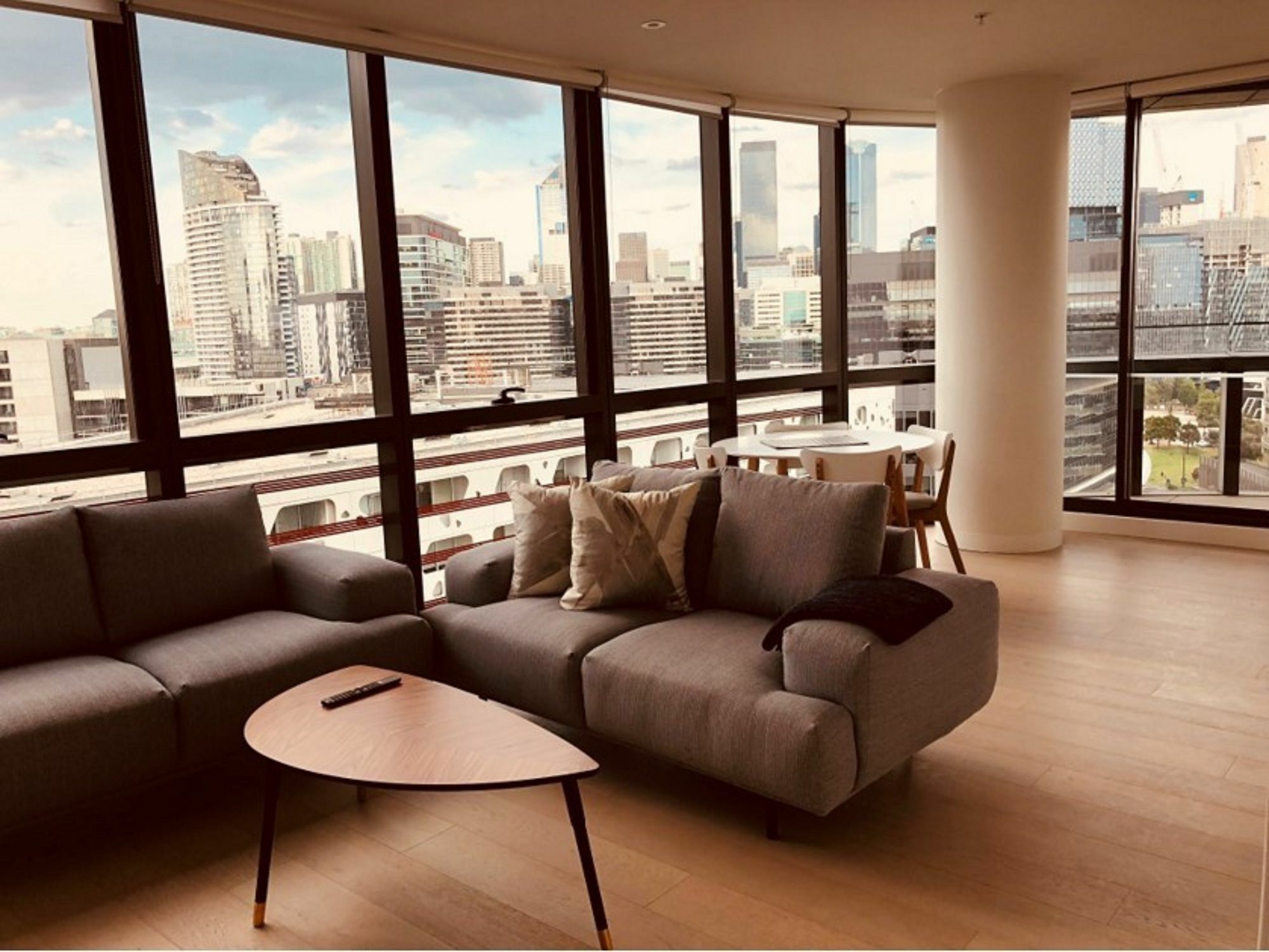 Winston Docklands 4*
