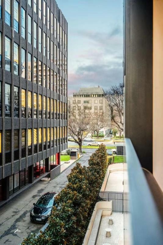 Apartment Stunning Opera Apartment-st Kilda Rd Melbourne