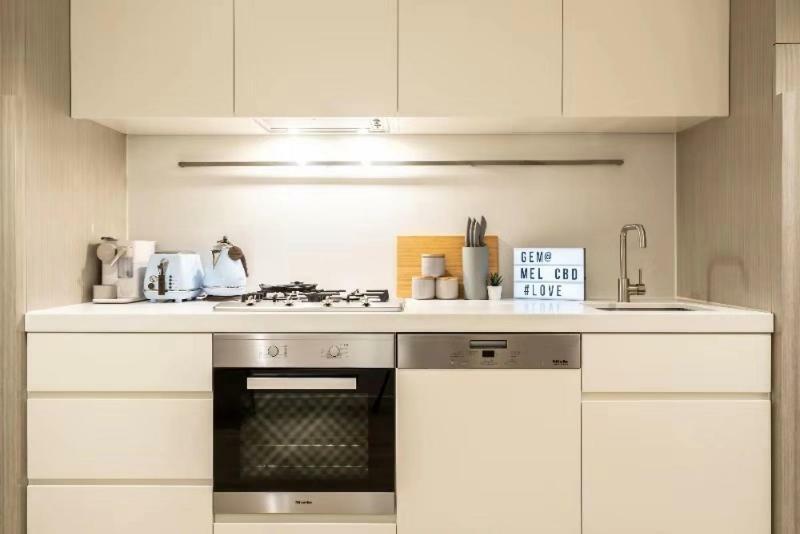 Stunning Opera Apartment-st Kilda Rd Apartment