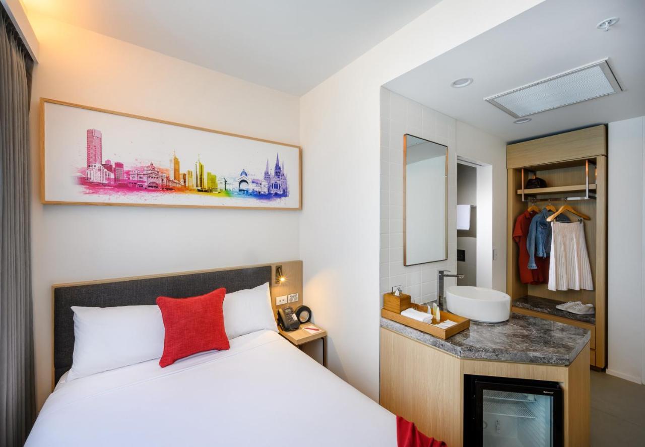 Ibis Melbourne