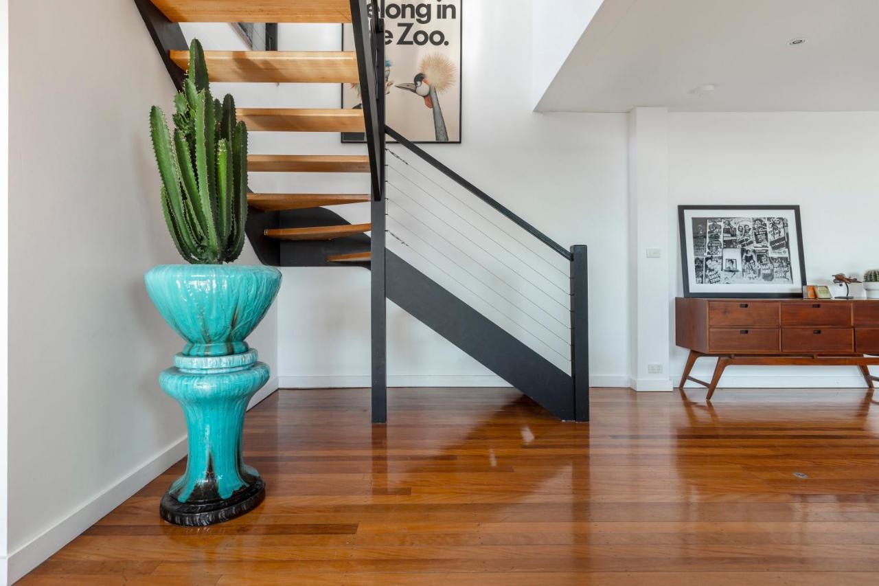 Staycentral - Fitzroy Converted Warehouse Penthouse Apartment *
