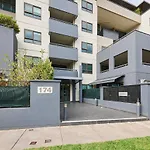 Stylish Port Melbourne Apartment