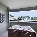 Stylish Port Melbourne Apartment