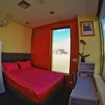 Lilihostel