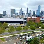 Staycentral - Cityside On Whiteman Street Southbank