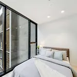 A Stylish & Cozy 2Br Apt Near Melbourne Central