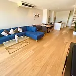 Luxury St Kilda Townhouse In The Sky