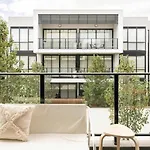 The Pas.Coe - A Stylish 1 Bedroom Unit With Free Parking.