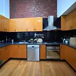 Richmond Loft - Cbd Warehouse Conversion W. Home Office