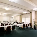 Best Western Plus Travel Inn